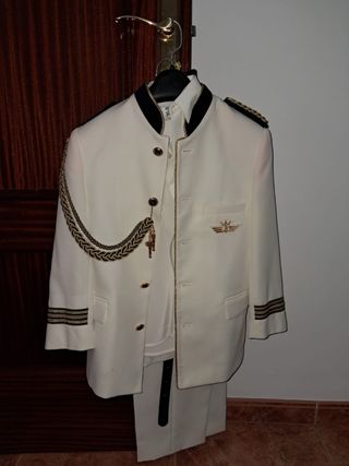 Traje comunión niño blanco y dorado
