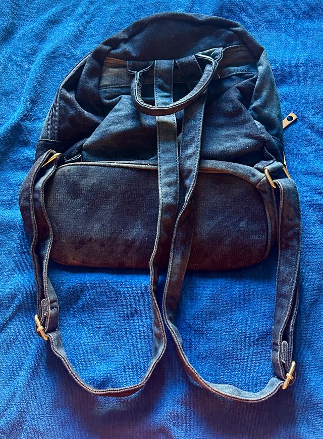 Mochila vaquera urbana con parches