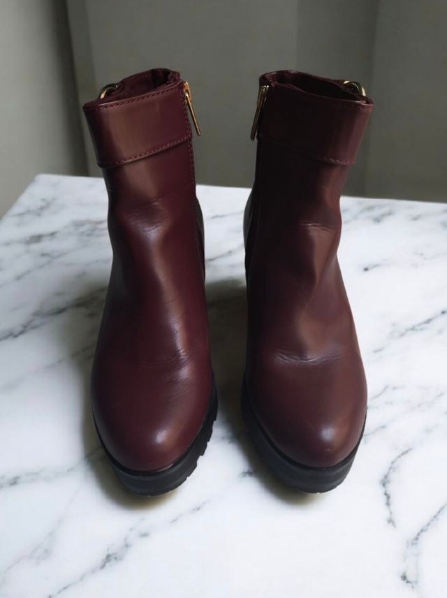 Botas Stradivarius tacón ancho burdeos