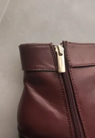 Botas Stradivarius tacón ancho burdeos