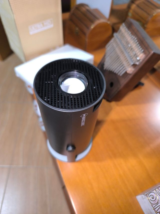 Proyector LED negro Multimedia Ultra HD