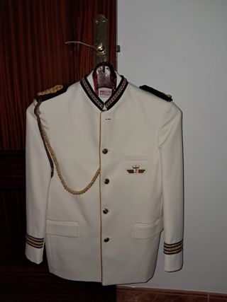Traje de comunión blanco y dorado para niño