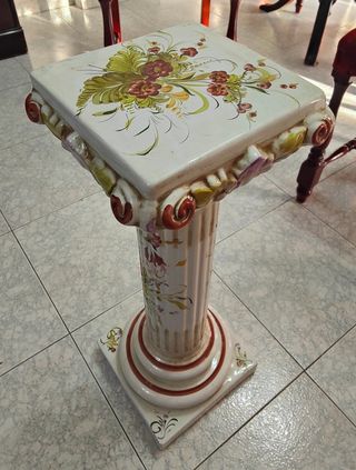 Peana de Porcelana Decoración Floral antigüedad