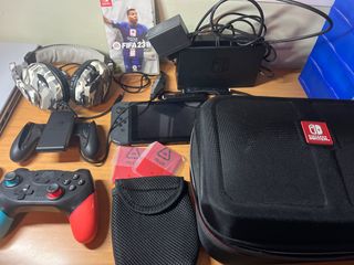 Nintendo Switch Negra + Accesorios