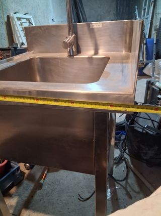 Fregadero de acero inoxidable como nuevo 