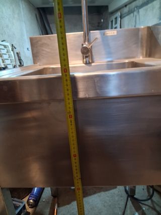 Fregadero de acero inoxidable como nuevo 