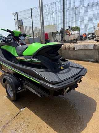Moto de agua Kawasaki STX 160X