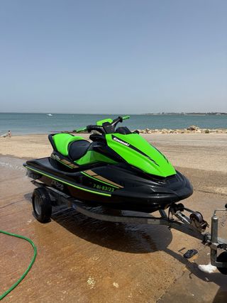 Moto de agua Kawasaki STX 160X