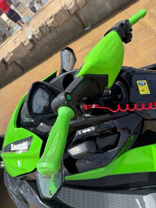 Moto de agua Kawasaki STX 160X