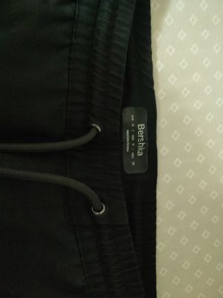 Pantalones cargo Bershka negros