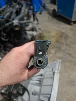 Inyectores BMW 7794435