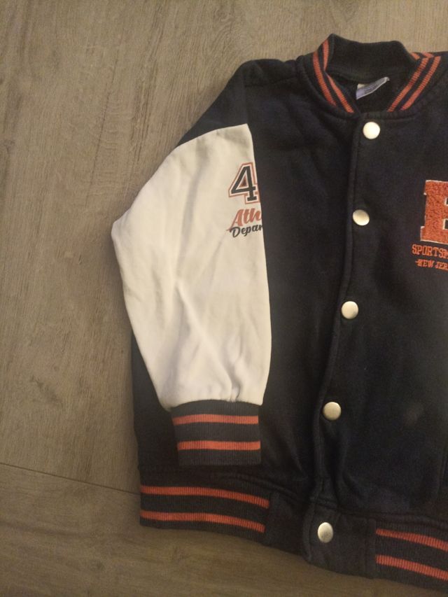 Chaqueta deportiva niño talla 36 M