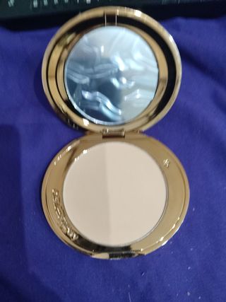 Polvos Charlotte Tilbury Dorados