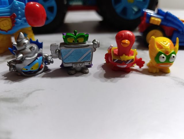 Pack N°9 Vehículos Superthings.