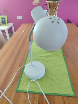 3 Lámparas de escritorio, 1 tipo flexo.