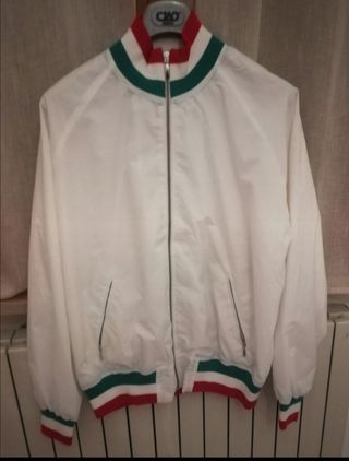 Giubbetto bianco, polsi e collo elasticizzati 