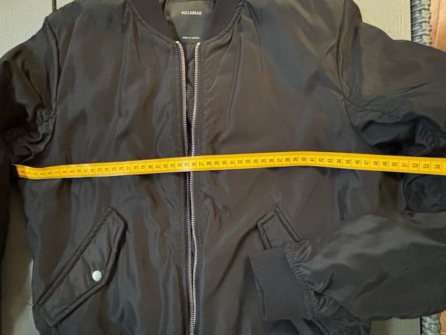 Chaqueta bomber negra Pull&Bear
