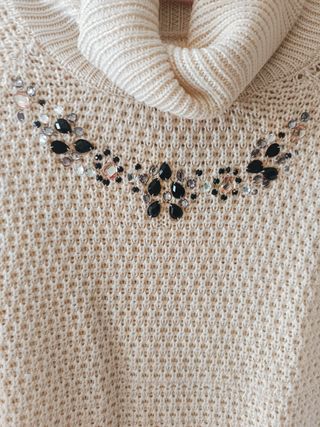 Jersey de punto con pedrería
