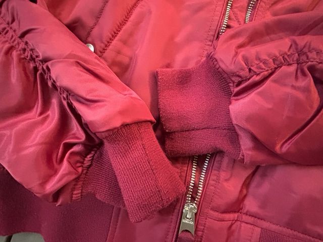 Bomber Bershka burdeos