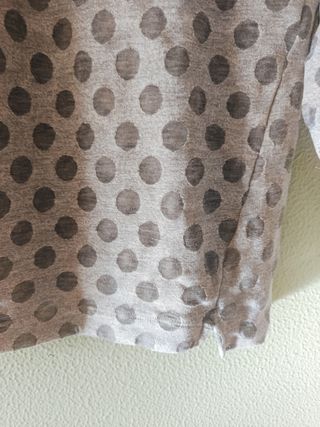 Jersey gris lunares