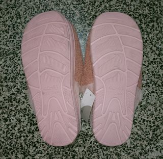 Pantuflas con lazo nuevas