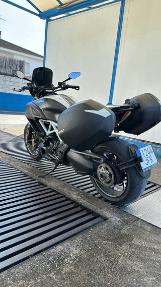 Ducati Diavel Carbon Edition 1250cc Impecable