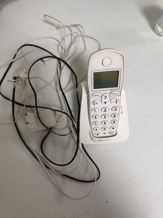 Teléfono inalámbrico Famitel AT 180