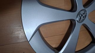 Tapacubos Toyota Plateados