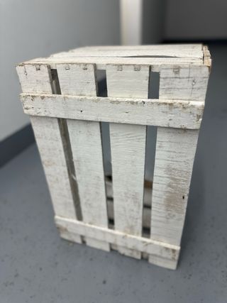 Mesita auxiliar caja madera vintage