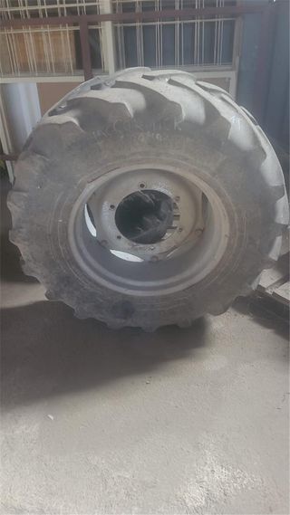 NEUMATICO 380/70R24
