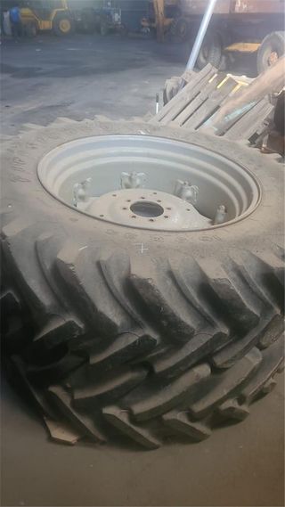 NEUMATICO 420/85R34