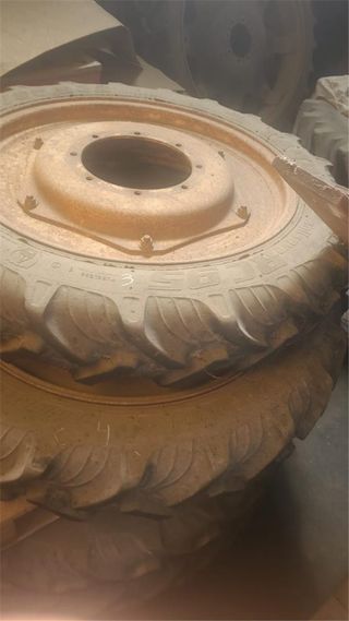 NEUMATICO 230/95R32