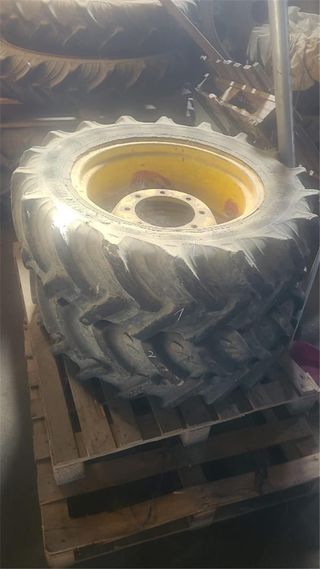 NEUMATICO 230/70R24