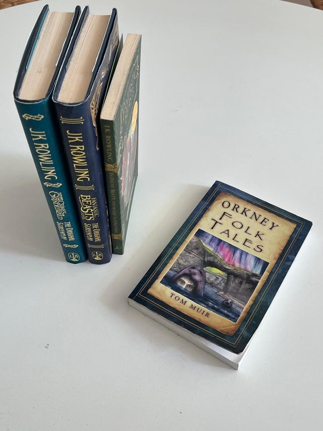 Lote de 4 libros de lectura juvenil (inglés)