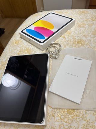 iPad di decima generazione 128 GB argento + Apple Pencil 1° + cover