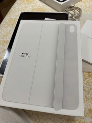 iPad di decima generazione 128 GB argento + Apple Pencil 1° + cover
