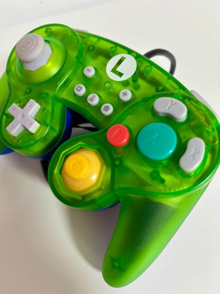 Mando Pro Hori Nintendo Switch GameCube Luigi
