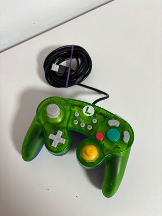 Mando Pro Hori Nintendo Switch GameCube Luigi