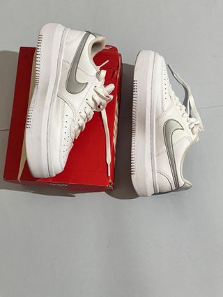 Nike Air Force 1 Argento Bianco 38.5  usato