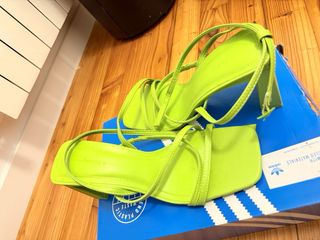 Tacones verdes talla 39