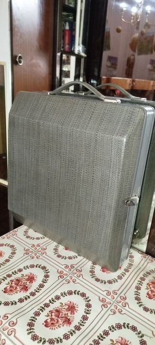 Tocadiscos portátil retro 303