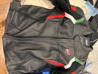 Chaqueta de Piel Ducati Corse, talla 50 (Dainese)