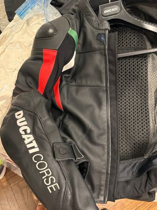 Chaqueta de Piel Ducati Corse, talla 50 (Dainese)