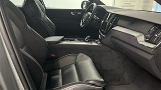VOLVO XC60 2.0 T6 RECHARGE PLUS DARK AUTO 4WD 350 5P