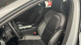VOLVO XC60 2.0 T6 RECHARGE PLUS DARK AUTO 4WD 350 5P