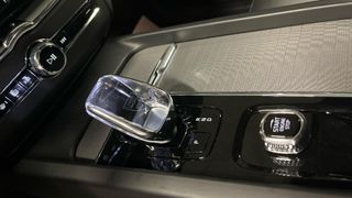 VOLVO XC60 2.0 T6 RECHARGE PLUS DARK AUTO 4WD 350 5P