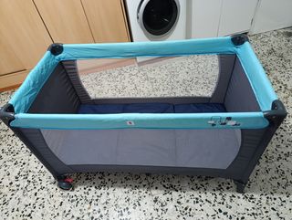 Cuna de viaje azul y gris