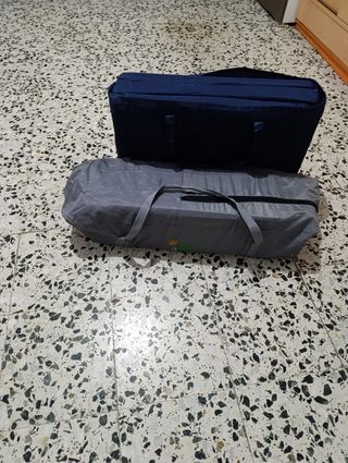 Cuna de viaje azul y gris