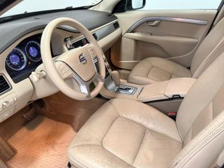 VOLVO XC70 2.4 D3 AWD Summum Auto