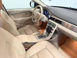 VOLVO XC70 2.4 D3 AWD Summum Auto